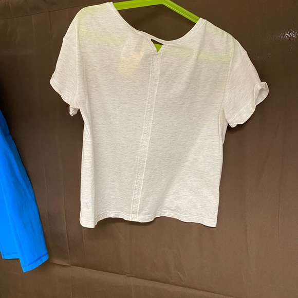 Ivviva Blue Cropped Leggings and Loose White T-Shirt - Picture 4 of 5